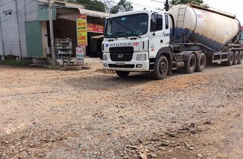 Hình ảnh một đoạn Đường tỉnh 741 gần Ngã ba Công Xanh, Bình Dương với lưu lượng xe di chuyển